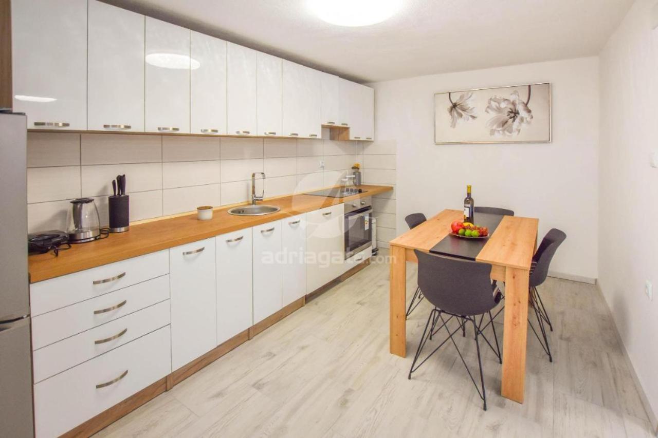 Suite Apartment Toni Poljana  Buitenkant foto