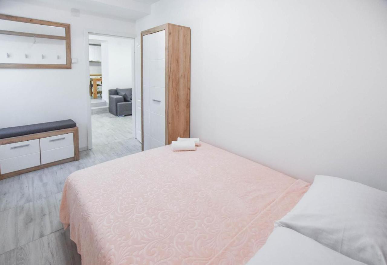 Suite Apartment Toni Poljana  Buitenkant foto