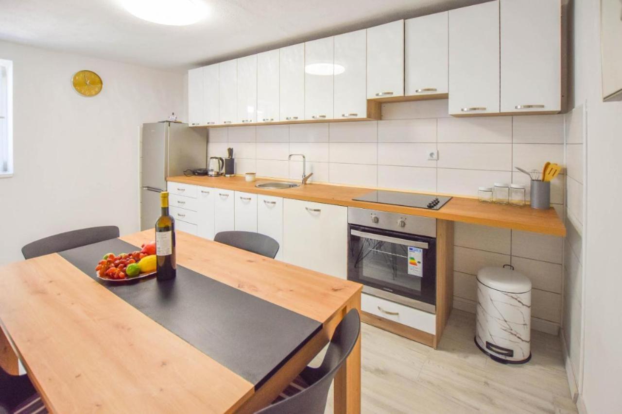Suite Apartment Toni Poljana  Buitenkant foto